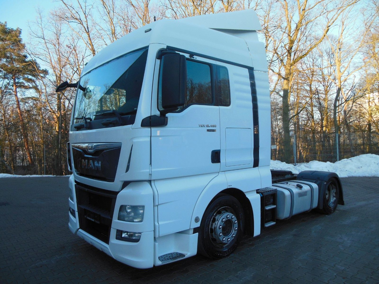 MAN TGX 18.480 LLS-U, LOWDECK + KRONE MEGA MAN TGX 18.480 LLS-U, LOWDECK - Тягач: фото 1 MAN TGX 18.480 LLS-U, LOWDECK + KRONE MEGA MAN TGX 18.480 LLS-U, LOWDECK - Тягач: фото 1