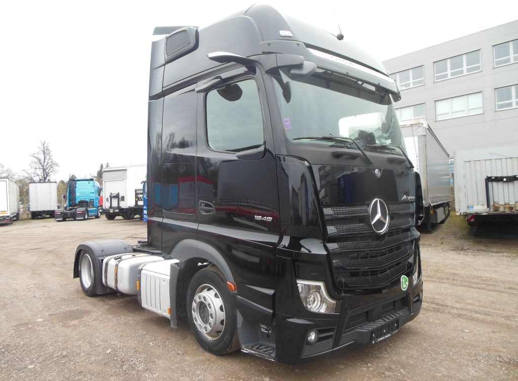 Mercedes-Benz 1848 ACTROS, LOWDECK, GIGA SPACE, STANDKLIMA Mercedes-Benz 1848 ACTROS, LOWDECK, GIGA SPACE, STANDKLIMA - Тягач: фото 2 Mercedes-Benz 1848 ACTROS, LOWDECK, GIGA SPACE, STANDKLIMA Mercedes-Benz 1848 ACTROS, LOWDECK, GIGA SPACE, STANDKLIMA - Тягач: фото 2