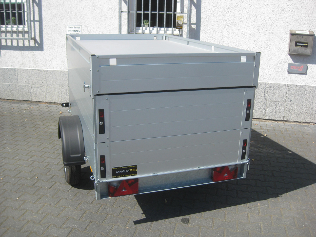ALUBOXX Deckelanhänger GTB 750 VT1 211x126x83cm (XS) 750kg - Прицеп для легкового автомобиля: фото 4 ALUBOXX Deckelanhänger GTB 750 VT1 211x126x83cm (XS) 750kg - Прицеп для легкового автомобиля: фото 4