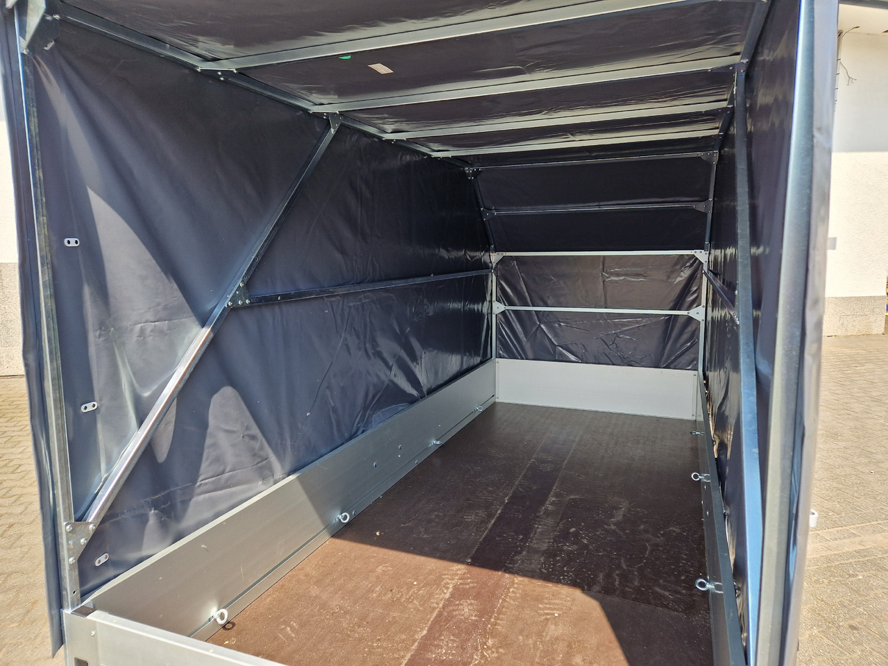 Aluliner Planen Anhänger GTB 1200 301x126x150cm +Hochplane grau schräg (M) 1200kg Aktion - Прицеп для легкового автомобиля: фото 4 Aluliner Planen Anhänger GTB 1200 301x126x150cm +Hochplane grau schräg (M) 1200kg Aktion - Прицеп для легкового автомобиля: фото 4