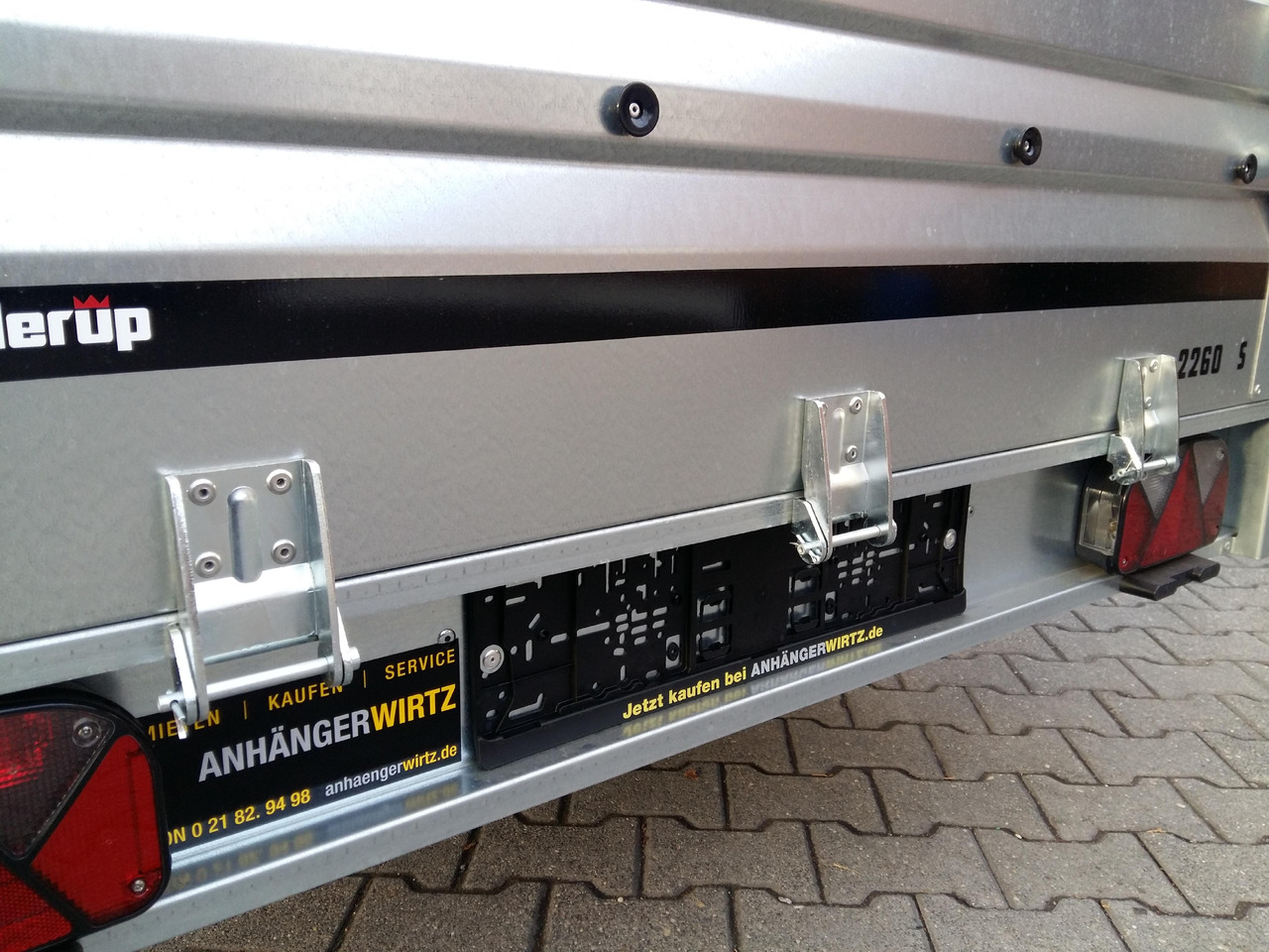 Brenderup 2300 WSB 301x153x40cm Stahl ankippbar Rampenklappe klappbare Vorderwand (M) 1300kg - Прицеп для спецтехники: фото 3 Brenderup 2300 WSB 301x153x40cm Stahl ankippbar Rampenklappe klappbare Vorderwand (M) 1300kg - Прицеп для спецтехники: фото 3