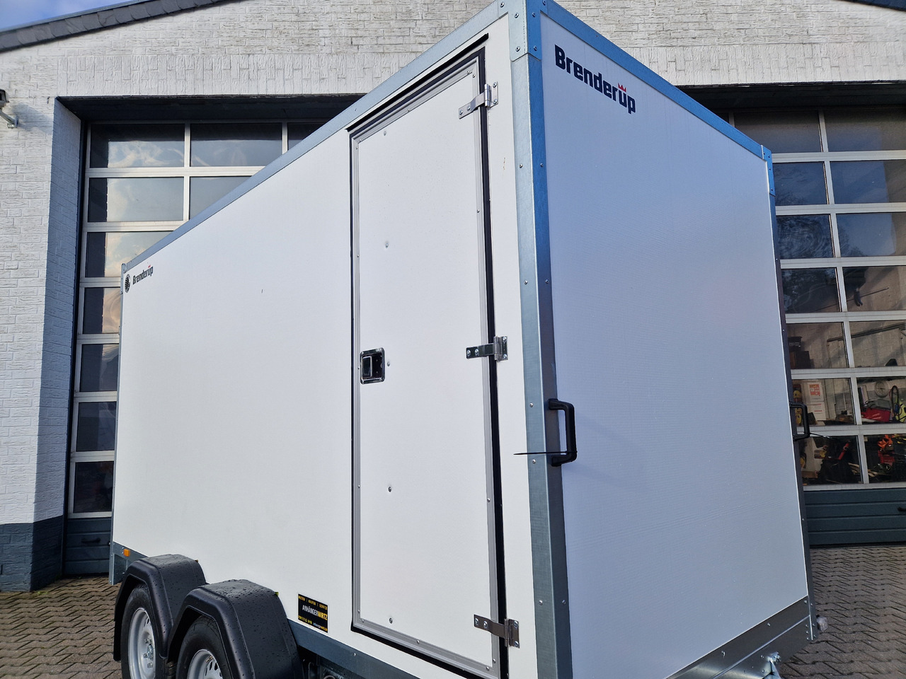 Прицеп для мотоцикла Brenderup Cargo Dynamic CD350 TB R ST 350x155x185cm Heckrampe Seitentür Wabenwände (L) 2500kg: фото 10