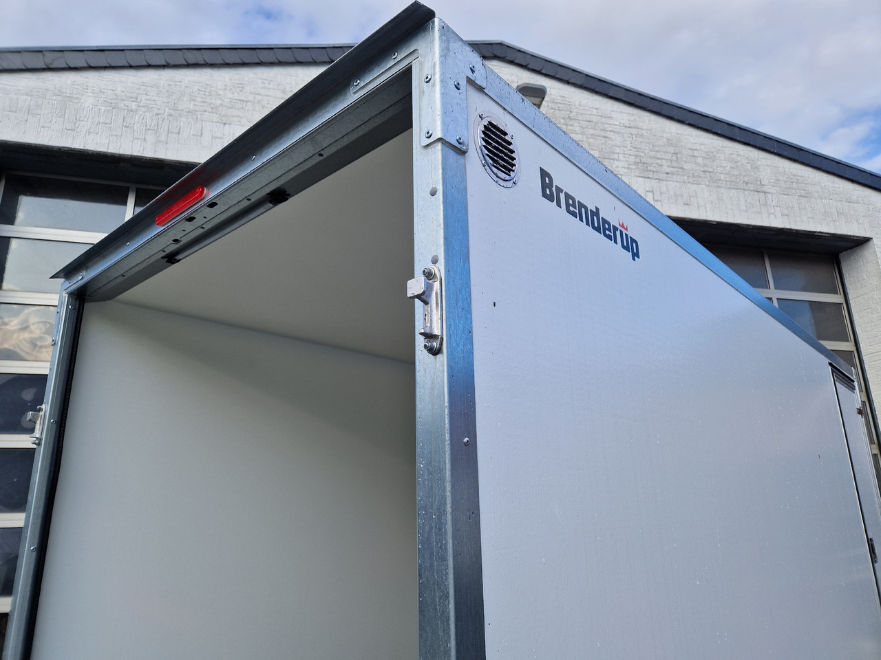 Прицеп для мотоцикла Brenderup Cargo Dynamic CD350 TB R ST 350x155x185cm Heckrampe Seitentür Wabenwände (L) 2500kg: фото 11