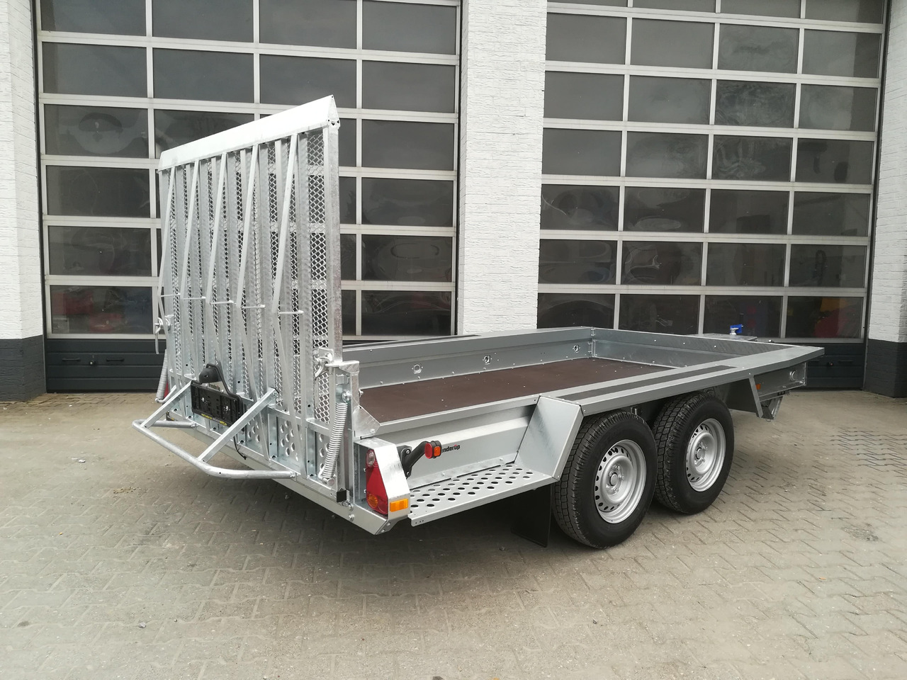 Brenderup MT 3651 MT3600 STB 3500 365x180x27cm Auffahrklappe Löffelablage (L) 3500kg Modell 2025 - Прицеп для спецтехники: фото 4 Brenderup MT 3651 MT3600 STB 3500 365x180x27cm Auffahrklappe Löffelablage (L) 3500kg Modell 2025 - Прицеп для спецтехники: фото 4