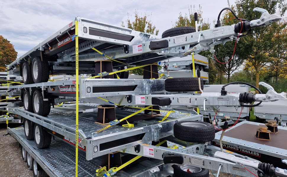 Brian James Trailer Connect 360x188cm plattform blackline 2 Achsen 10" (L) 3000kg - Прицеп бортовой/ Платформа: фото 1 Brian James Trailer Connect 360x188cm plattform blackline 2 Achsen 10" (L) 3000kg - Прицеп бортовой/ Платформа: фото 1