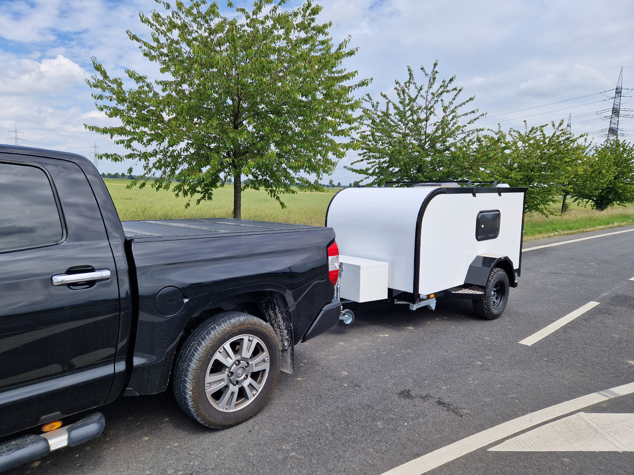 Cargo Base Camp offroad M 290x148x128cm Solar Akku 12 Volt Reeling 1350kg 100km/H - Прицеп дача: фото 2 Cargo Base Camp offroad M 290x148x128cm Solar Akku 12 Volt Reeling 1350kg 100km/H - Прицеп дача: фото 2