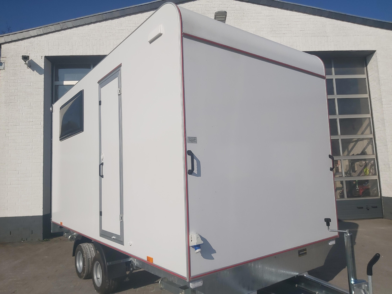 Прицеп-фургон Hochlader Koffer TFSP 420T.01 420x200x210cm Heckrampe Seitentür 2 Fenster+ DL 230V IL 2700kg 100km/H: фото 8
