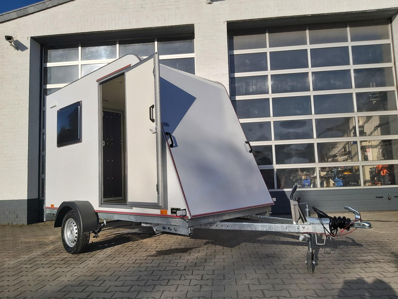 Kargo Camp TFS S Midi+ 320x150x180cm aero Seitentür Rampe Fenster+ 230V 12V 750kg Bremse 100km/H - Прицеп дача: фото 2 Kargo Camp TFS S Midi+ 320x150x180cm aero Seitentür Rampe Fenster+ 230V 12V 750kg Bremse 100km/H - Прицеп дача: фото 2