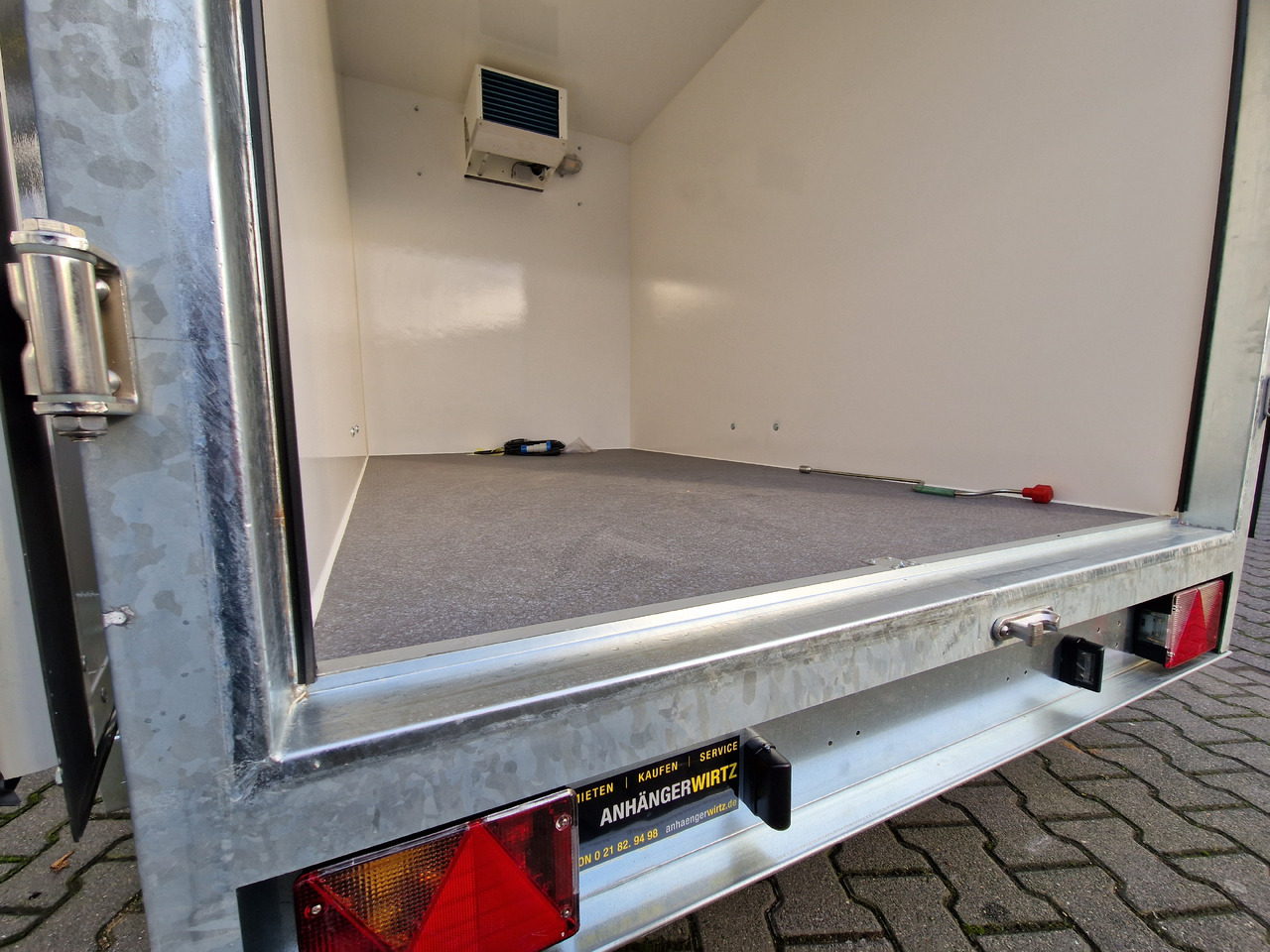 Прицеп-рефрижератор Kargo CoolBoxx FK1326H 251x150x178cm Lebensmittel 230V Govi Kühlung Stützen 1300kg 100km/H: фото 12