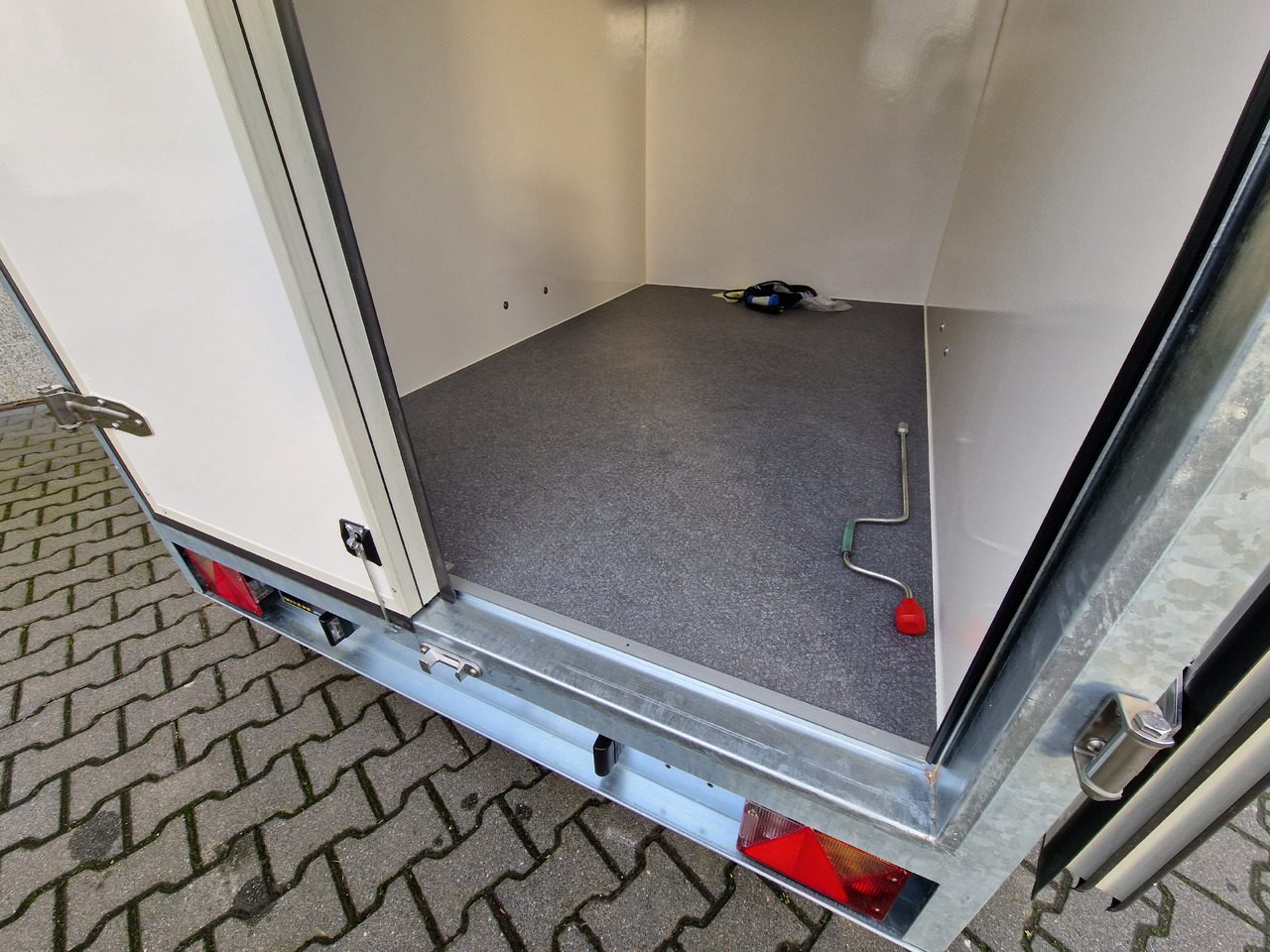 Прицеп-рефрижератор Kargo CoolBoxx FK1326H 251x150x178cm Lebensmittel 230V Govi Kühlung Stützen 1300kg 100km/H: фото 8
