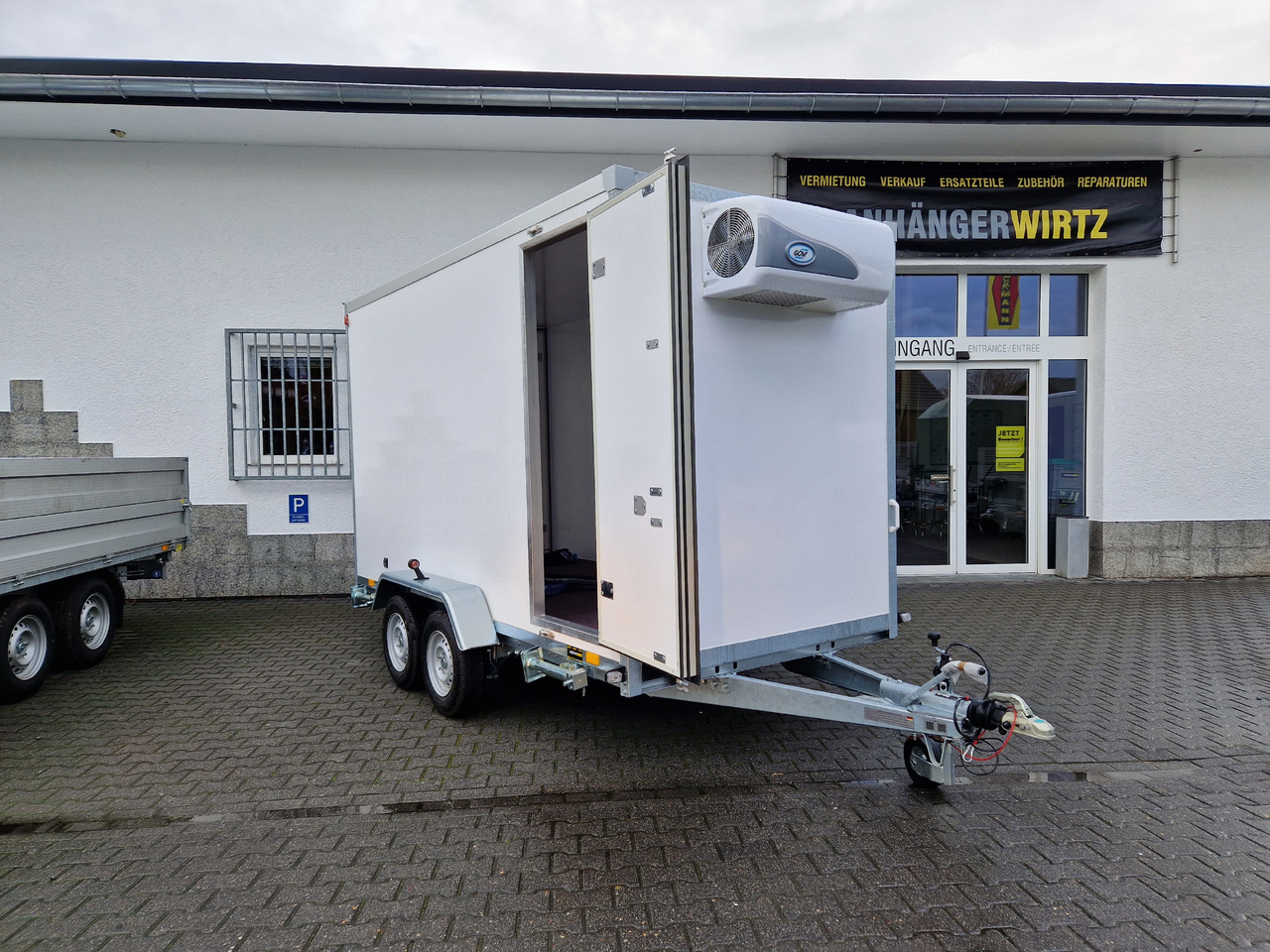 Kargo CoolBoxx FK2736HT 355x162x198cm Seitentür 230V +Kühler Govi Arktik 2000 100km/H 2700kg - Прицеп-рефрижератор: фото 5 Kargo CoolBoxx FK2736HT 355x162x198cm Seitentür 230V +Kühler Govi Arktik 2000 100km/H 2700kg - Прицеп-рефрижератор: фото 5