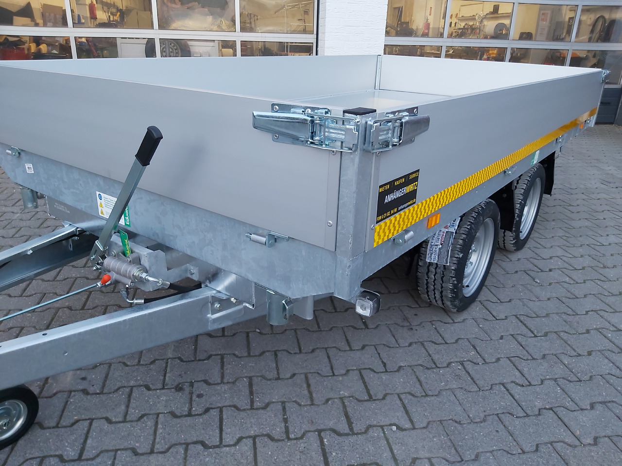 Самосвальный прицеп Kipper 330x180x30cm Elektrisch+Notpumpe Rampen Stützen Rahmen+ niedrig 13" (L) 3500kg Abverkauf Vor: фото 6