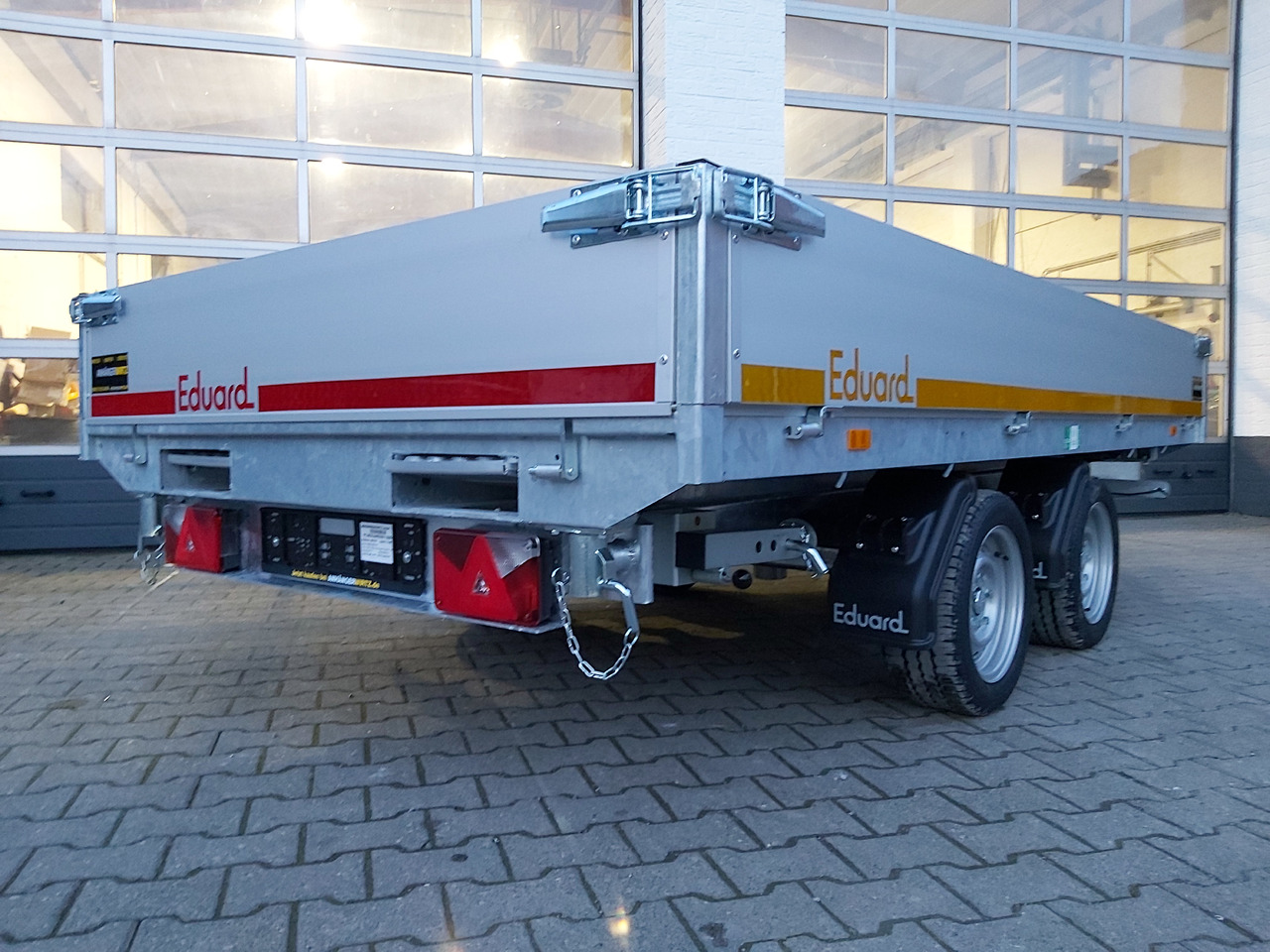Самосвальный прицеп Kipper 330x180x30cm Elektrisch+Notpumpe Rampen Stützen Rahmen+ niedrig 13" (L) 3500kg Abverkauf Vor: фото 12
