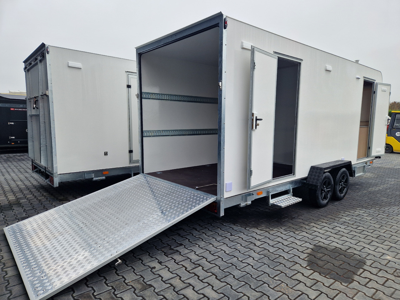 Koffer Sport Camp TFS 550.01 550x200x210cm Laderaum ST & Wohnabteil 2700kg - Прицеп дача: фото 2 Koffer Sport Camp TFS 550.01 550x200x210cm Laderaum ST & Wohnabteil 2700kg - Прицеп дача: фото 2