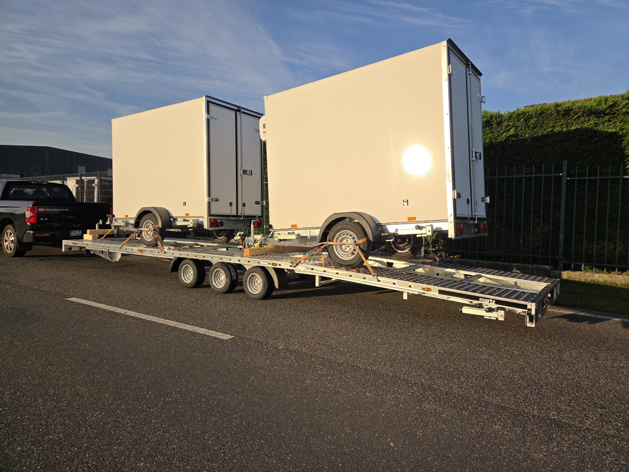 Martz Cartrailer GT PLUS 850/3 S 3,5T 850x215cm Lohr Blech Fahrschienen Rampen Tridem 3500kg 100km/H - Прицеп-автовоз: фото 2 Martz Cartrailer GT PLUS 850/3 S 3,5T 850x215cm Lohr Blech Fahrschienen Rampen Tridem 3500kg 100km/H - Прицеп-автовоз: фото 2