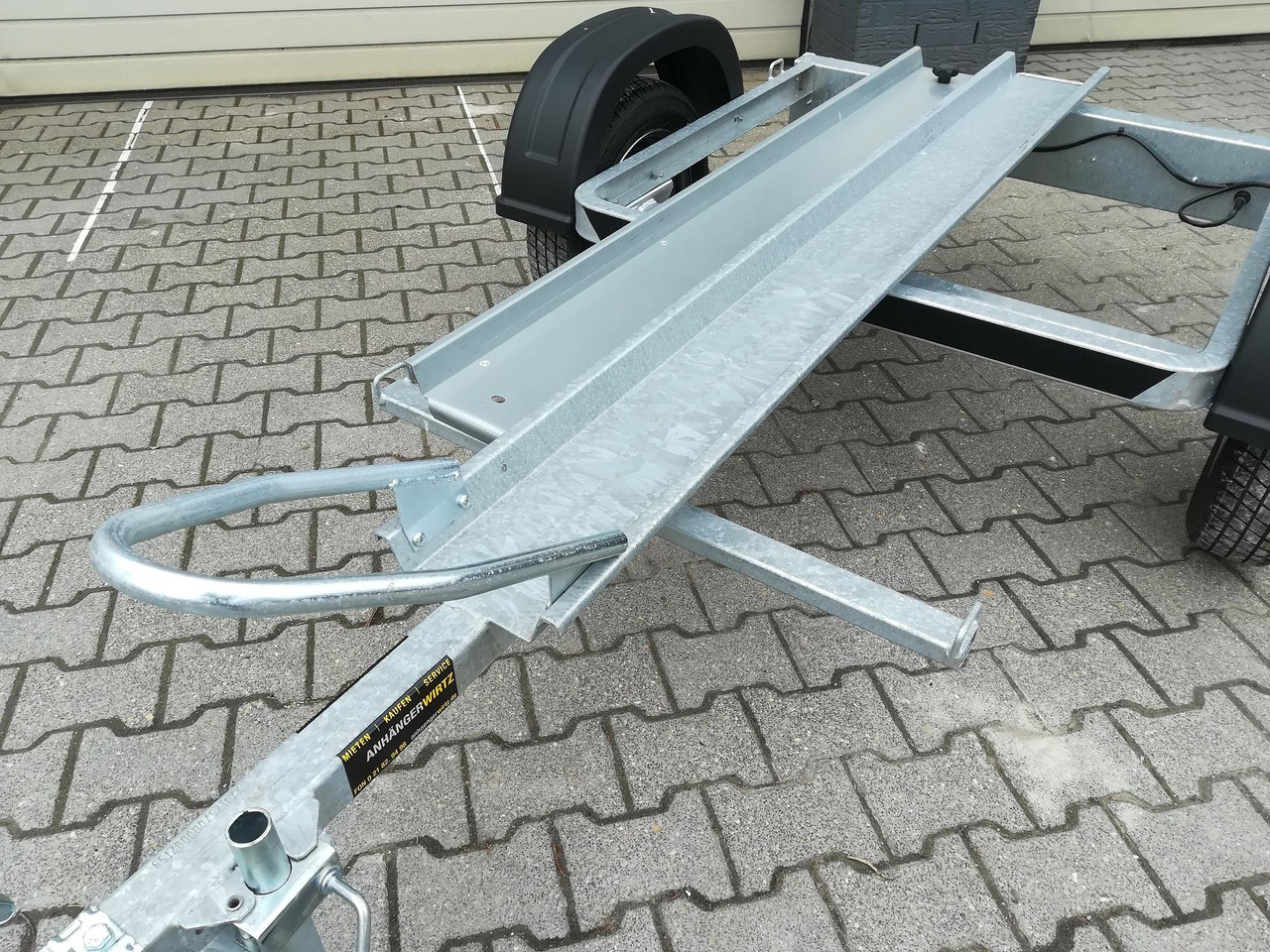 Motorradanhänger Moto 1 750 200x107cm 1ner Motorrad Januar Online Angebot - Прицеп для мотоцикла: фото 4 Motorradanhänger Moto 1 750 200x107cm 1ner Motorrad Januar Online Angebot - Прицеп для мотоцикла: фото 4