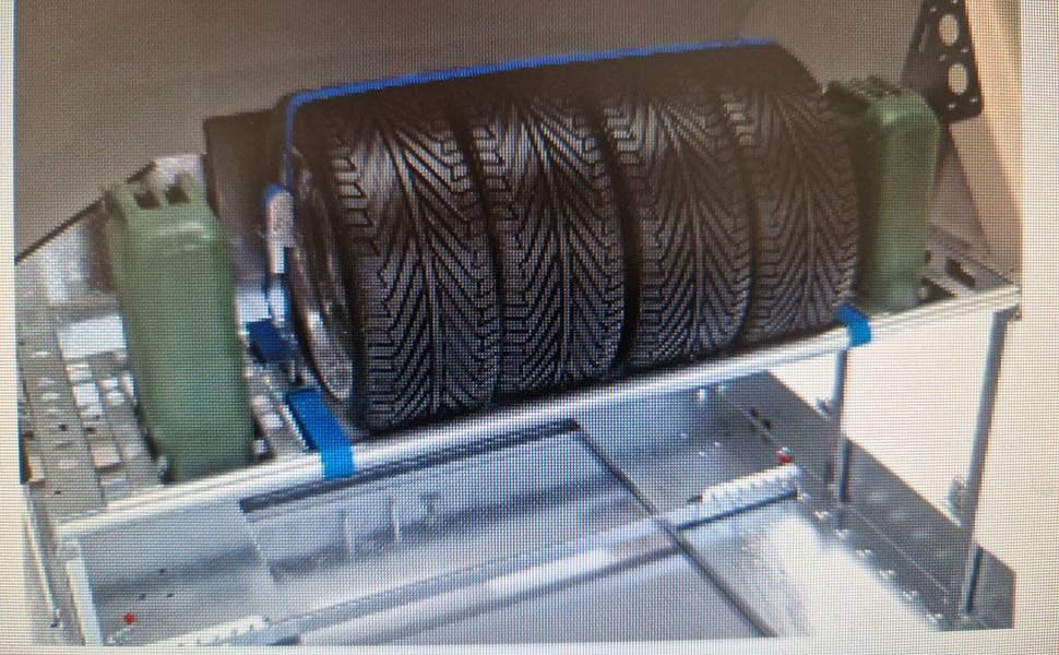 Reifenregal und Staubox für Brian James Race Shuttle Race Shuttle 2 Race Shuttle 3 - Прицеп-автовоз: фото 1 Reifenregal und Staubox für Brian James Race Shuttle Race Shuttle 2 Race Shuttle 3 - Прицеп-автовоз: фото 1