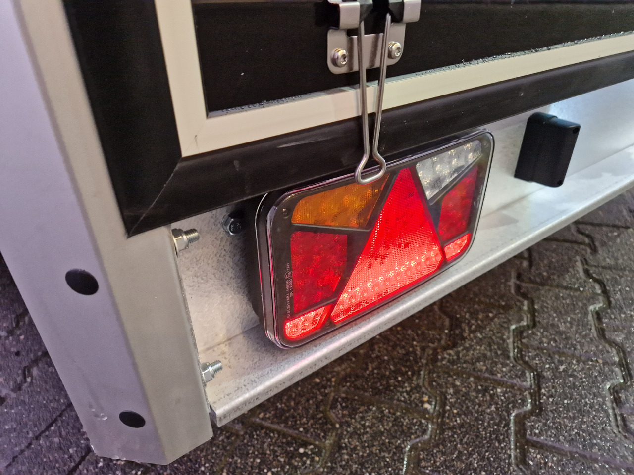 Прицеп-фургон Variant 2517 C4 Edition black 346x168x188cm Alufelgen 2500kg 100 km/H: фото 8