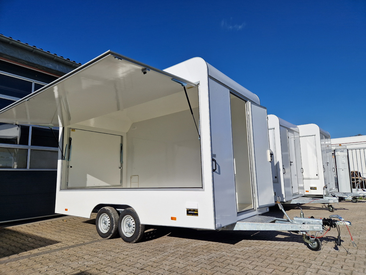 Verkaufsanhänger VK 422 200 aero retro 420x200x230cm 2 Verkaufsklappen Tür vorn (XL) 2000kg - Торговый прицеп: фото 2 Verkaufsanhänger VK 422 200 aero retro 420x200x230cm 2 Verkaufsklappen Tür vorn (XL) 2000kg - Торговый прицеп: фото 2