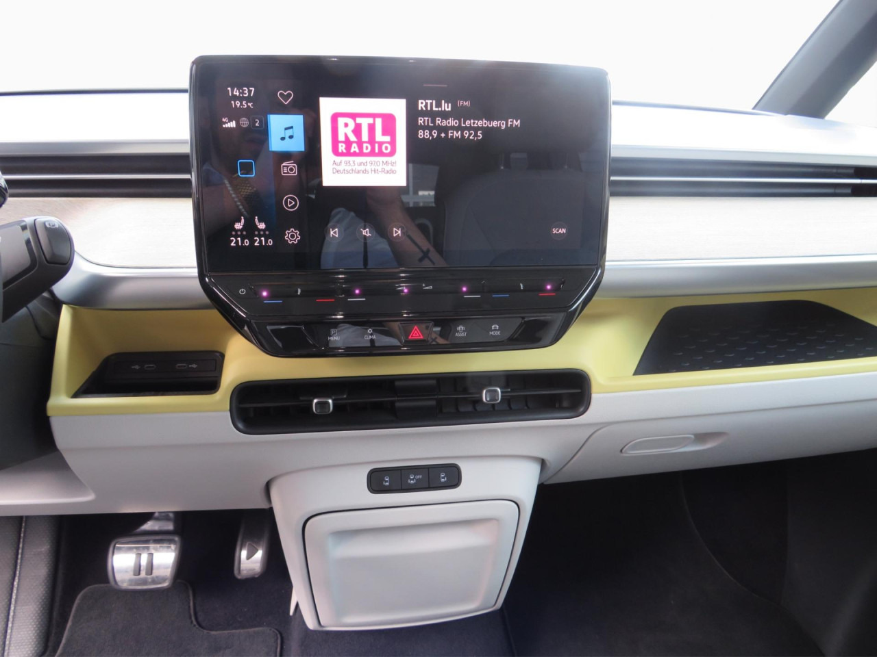 VOLKSWAGEN ID.Buzz Pro Design 150 kW Klima AHK Navi ZV - Легковой автомобиль: фото 3 VOLKSWAGEN ID.Buzz Pro Design 150 kW Klima AHK Navi ZV - Легковой автомобиль: фото 3