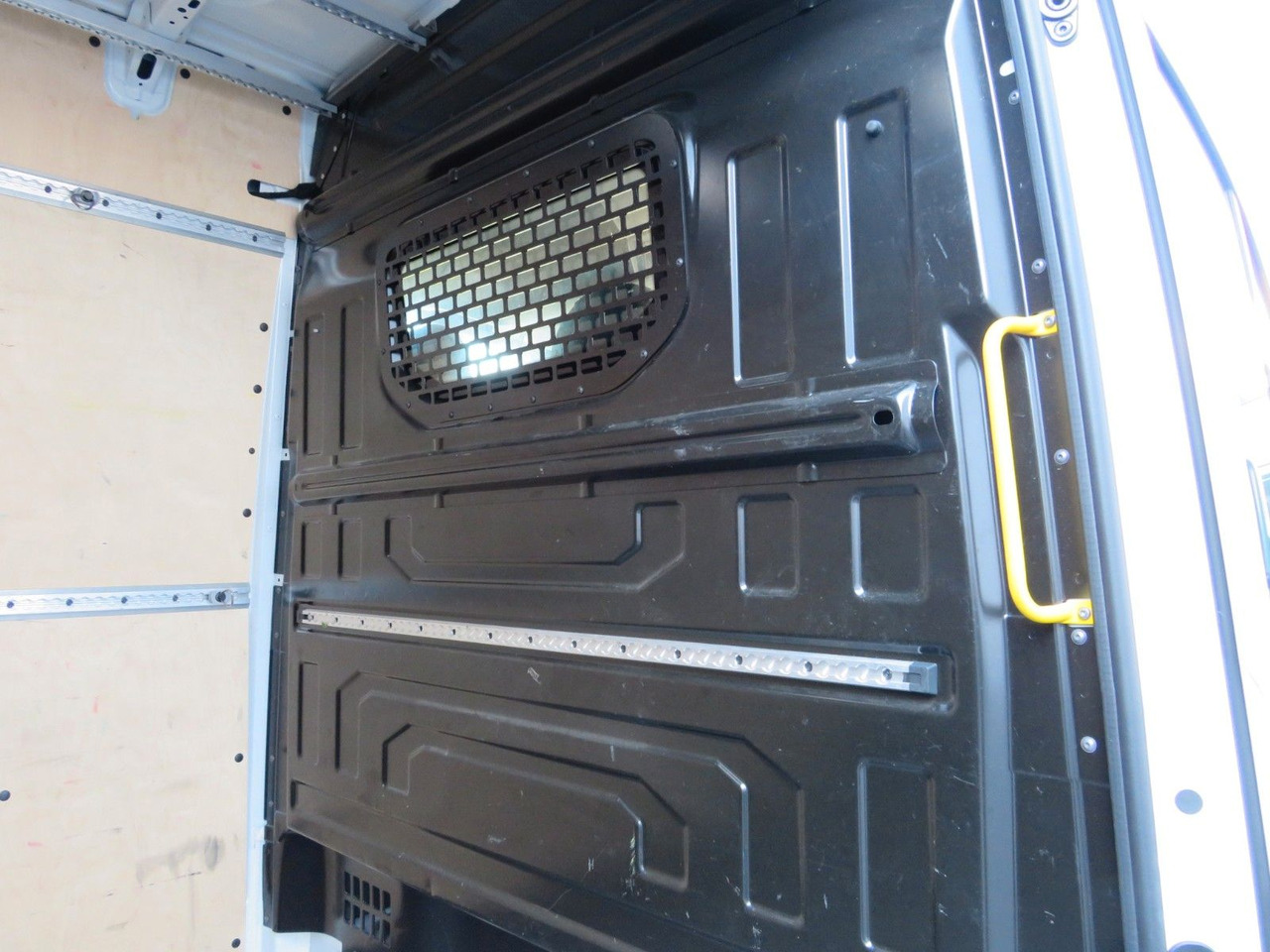 Цельнометаллический фургон Volkswagen Crafter 35 L4H3 Kasten: фото 15