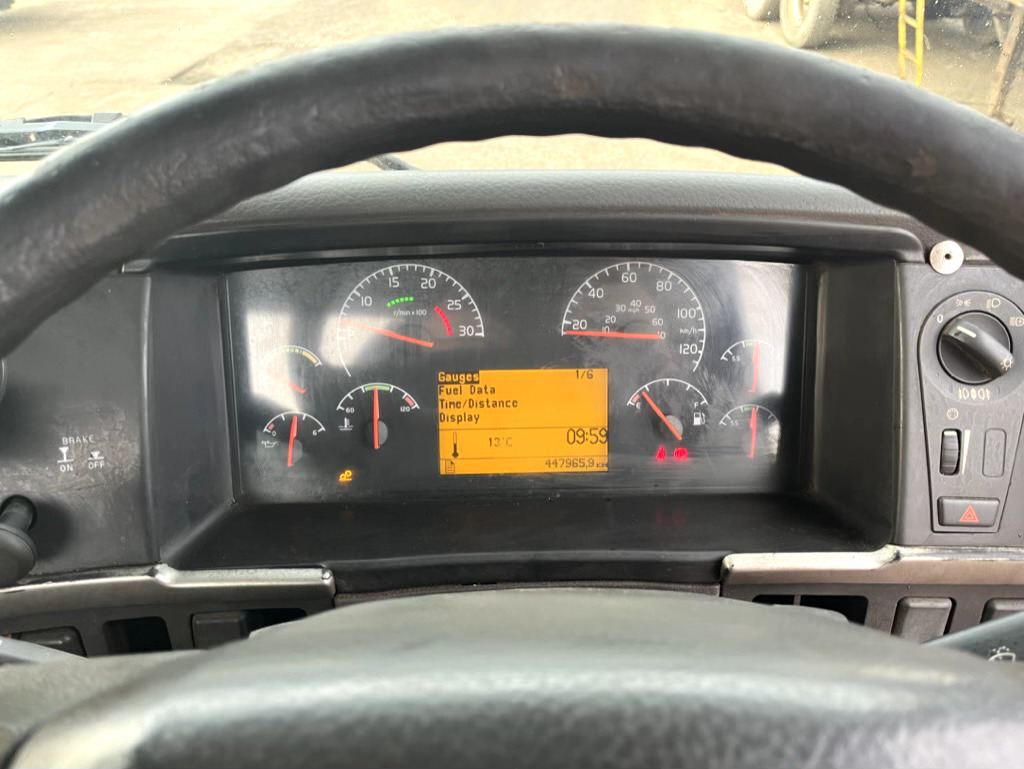 Грузовик-шасси VOLVO FM9 260 6X2: фото 13