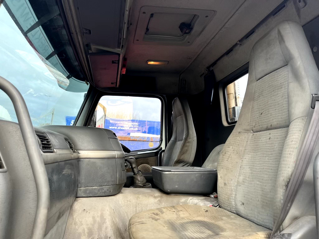 Грузовик-шасси VOLVO FM9 260 6X2: фото 16