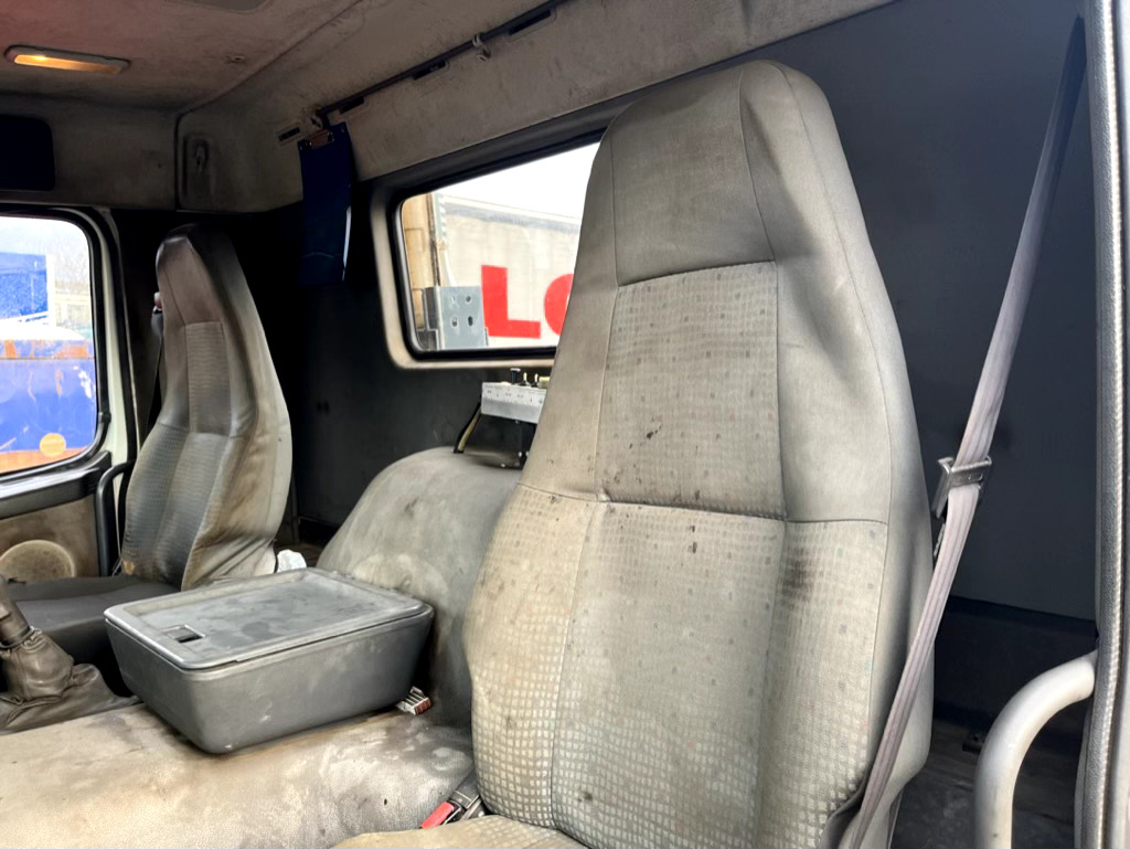 Грузовик-шасси VOLVO FM9 260 6X2: фото 11
