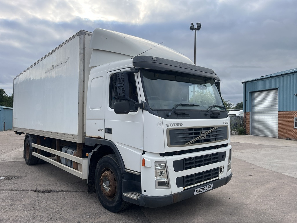 Volvo FM9 300 4x2 Box Van - Фургон с закрытым кузовом: фото 2 Volvo FM9 300 4x2 Box Van - Фургон с закрытым кузовом: фото 2