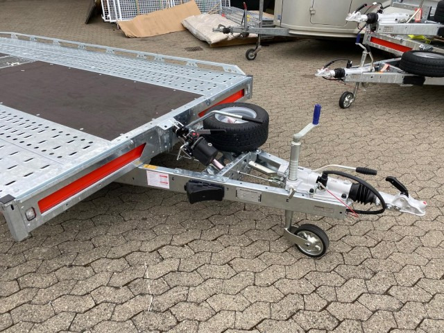 Brian James T Transporter, 231-5522-35-3-10, 5500 x 2240 mm, 3,5 to. kippbar mit Auffahrrampe - Прицеп-автовоз: фото 2 Brian James T Transporter, 231-5522-35-3-10, 5500 x 2240 mm, 3,5 to. kippbar mit Auffahrrampe - Прицеп-автовоз: фото 2