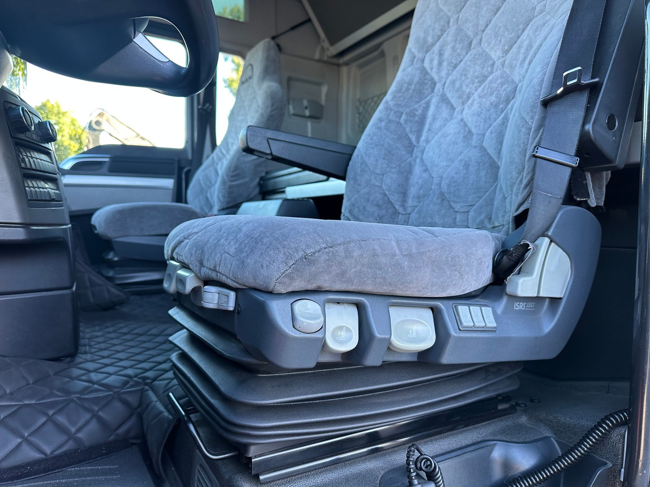 MAN TGX 26.480 6x2 Hebebühne - Тентованный грузовик: фото 3 MAN TGX 26.480 6x2 Hebebühne - Тентованный грузовик: фото 3