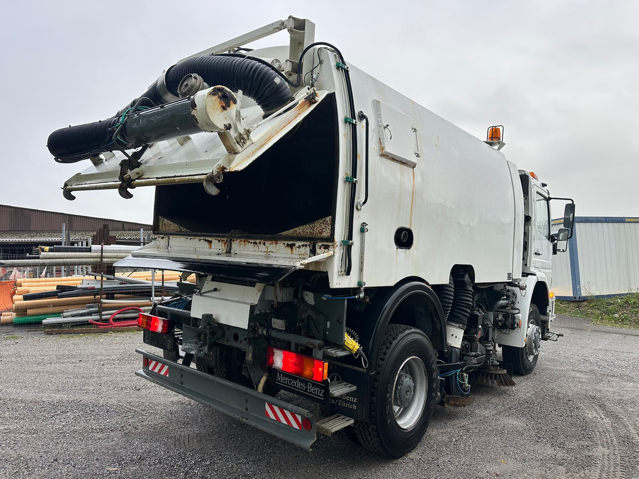 MERCEDES-BENZ Atego 1823 4x4 Faun 7m3 - Подметально-уборочная машина: фото 5 MERCEDES-BENZ Atego 1823 4x4 Faun 7m3 - Подметально-уборочная машина: фото 5