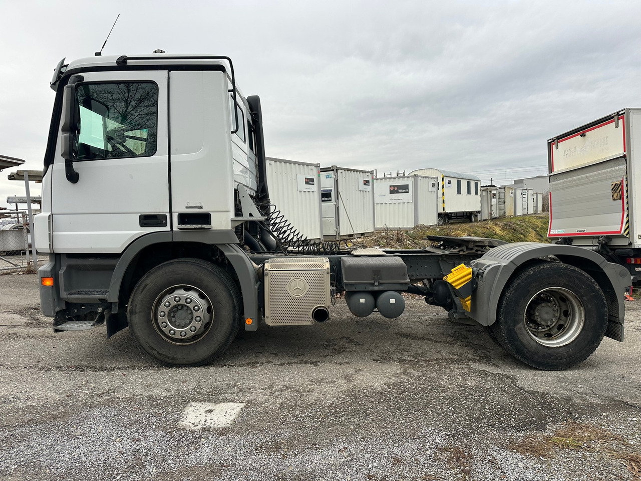 MERCEDES-BENZ Actros 18.46 4x2 ORG km 131.700 - Тягач: фото 2 MERCEDES-BENZ Actros 18.46 4x2 ORG km 131.700 - Тягач: фото 2