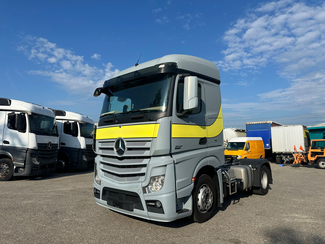 Mercedes Actros 18.48 18.41 18.40 18.44 18.46 18.45 18.42 18.48 - Тягач: фото 1 Mercedes Actros 18.48 18.41 18.40 18.44 18.46 18.45 18.42 18.48 - Тягач: фото 1