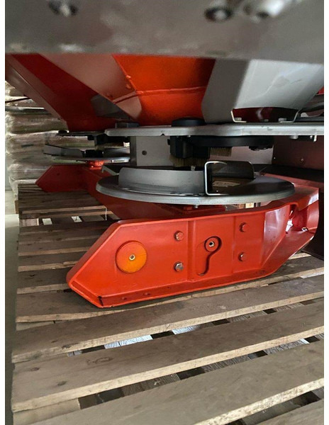 Kuhn Axis 40.1 W - Разбрасыватель удобрений: фото 2 Kuhn Axis 40.1 W - Разбрасыватель удобрений: фото 2