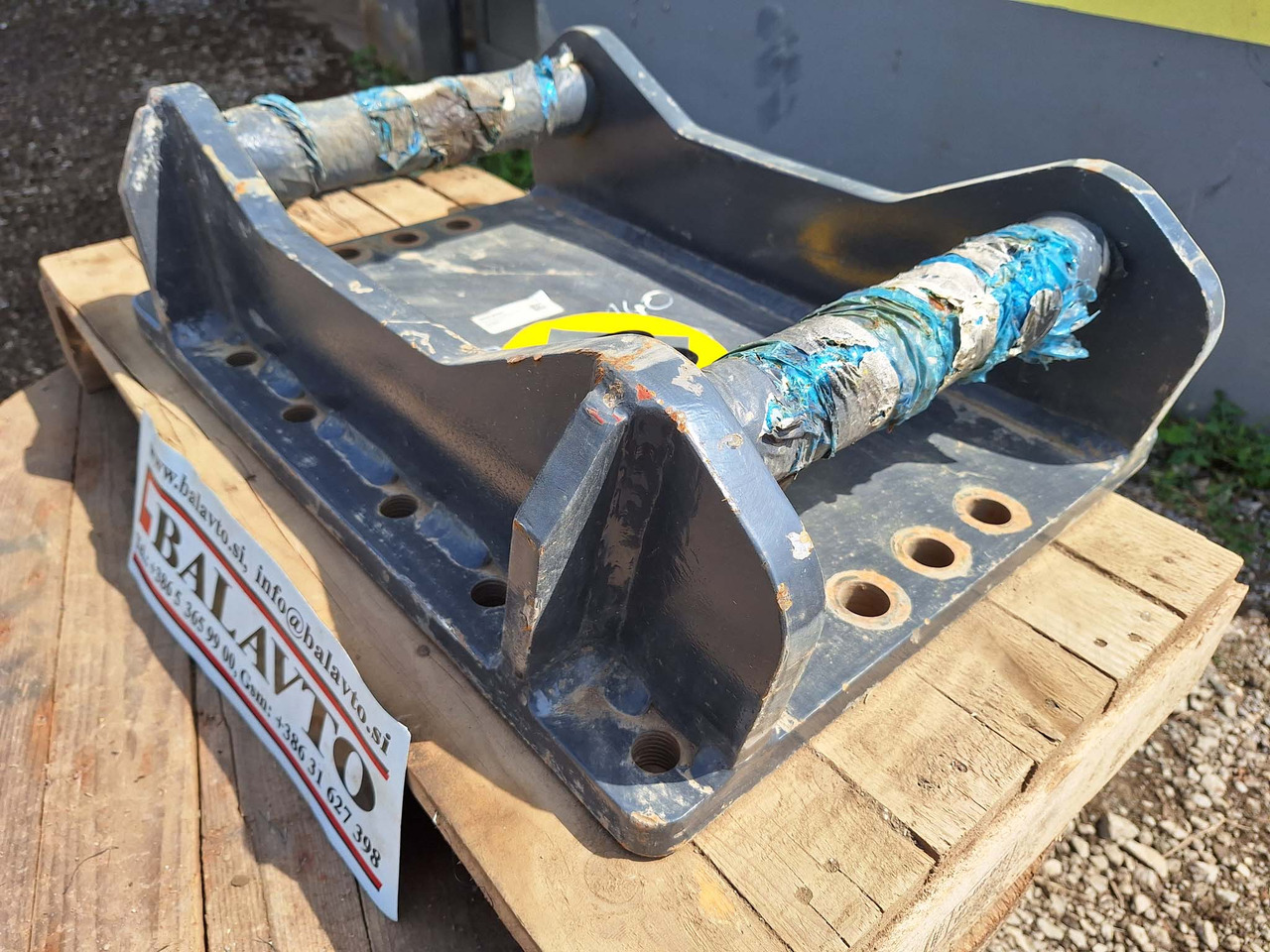 Breaker BAT140 attachment plate S60 - Сцепное устройство для Строительной техники: фото 3 Breaker BAT140 attachment plate S60 - Сцепное устройство для Строительной техники: фото 3