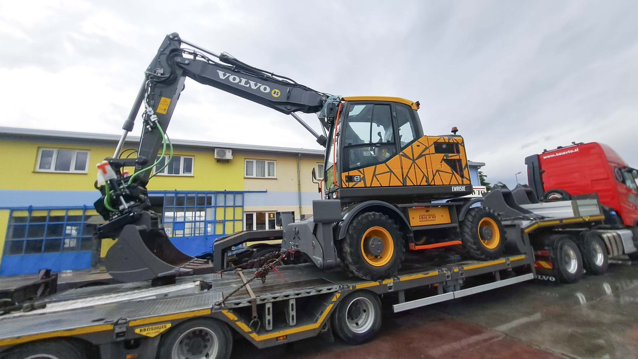 VOLVO EWR150E - Колёсный экскаватор: фото 2 VOLVO EWR150E - Колёсный экскаватор: фото 2