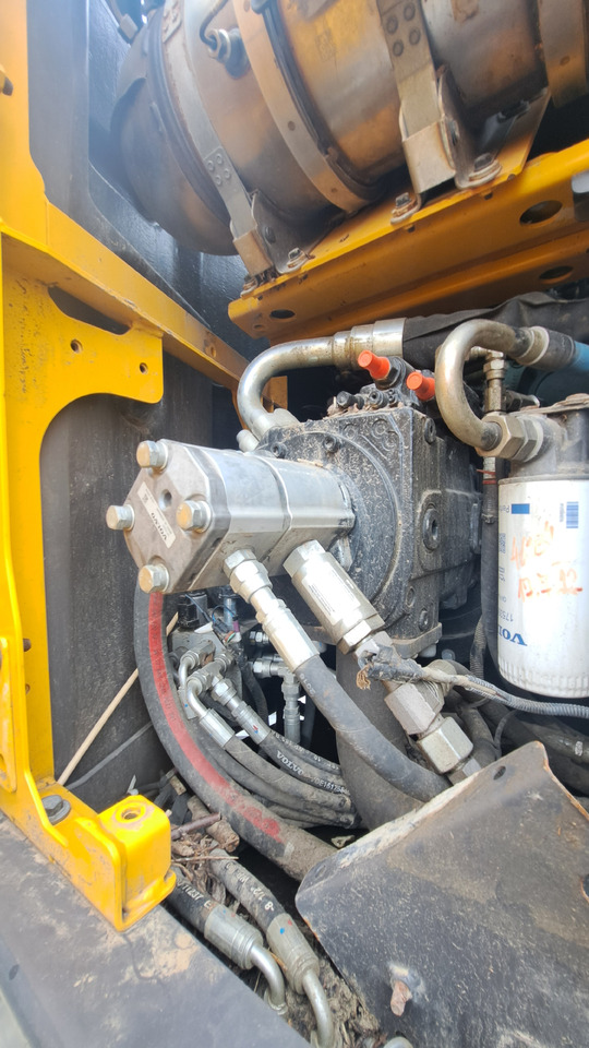 VOLVO EWR150E - Колёсный экскаватор: фото 5 VOLVO EWR150E - Колёсный экскаватор: фото 5