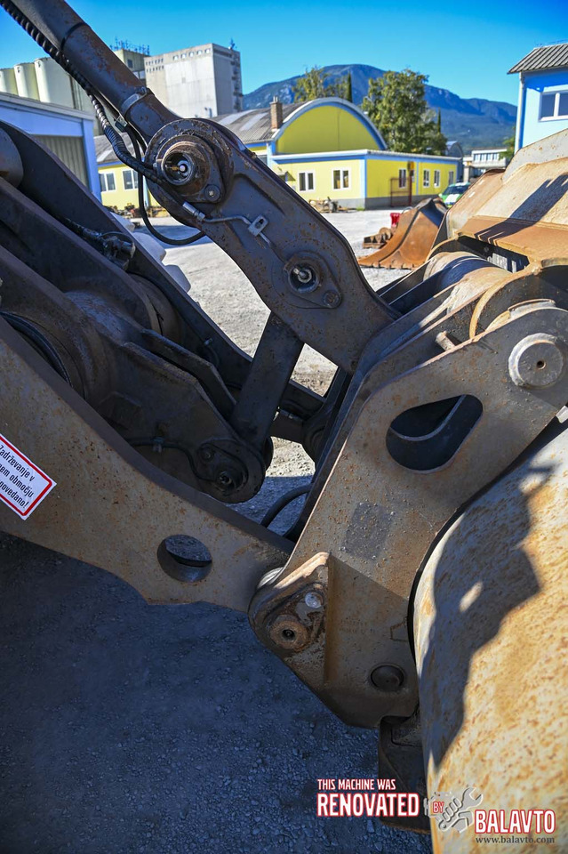 Колёсный погрузчик VOLVO L180H: фото 15