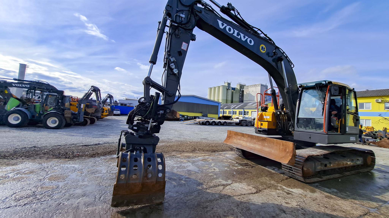 Volvo ECR235EL - Гусеничный экскаватор: фото 1 Volvo ECR235EL - Гусеничный экскаватор: фото 1