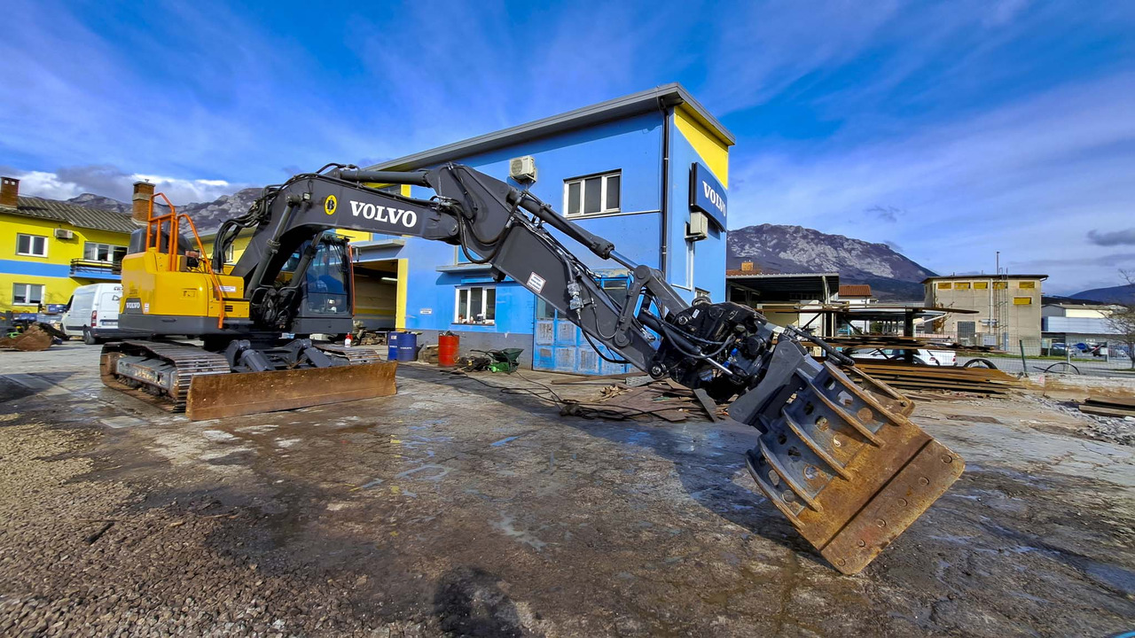 Volvo ECR235EL - Гусеничный экскаватор: фото 3 Volvo ECR235EL - Гусеничный экскаватор: фото 3