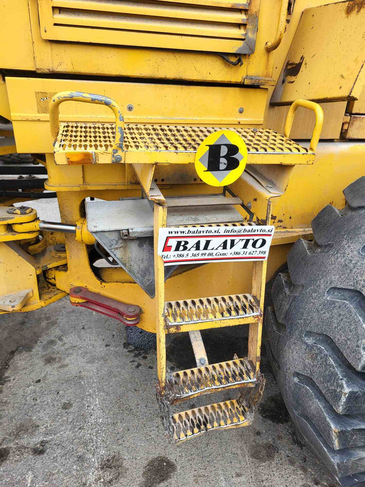 Volvo steps - Боковая подножка для Погрузчиков: фото 2 Volvo steps - Боковая подножка для Погрузчиков: фото 2