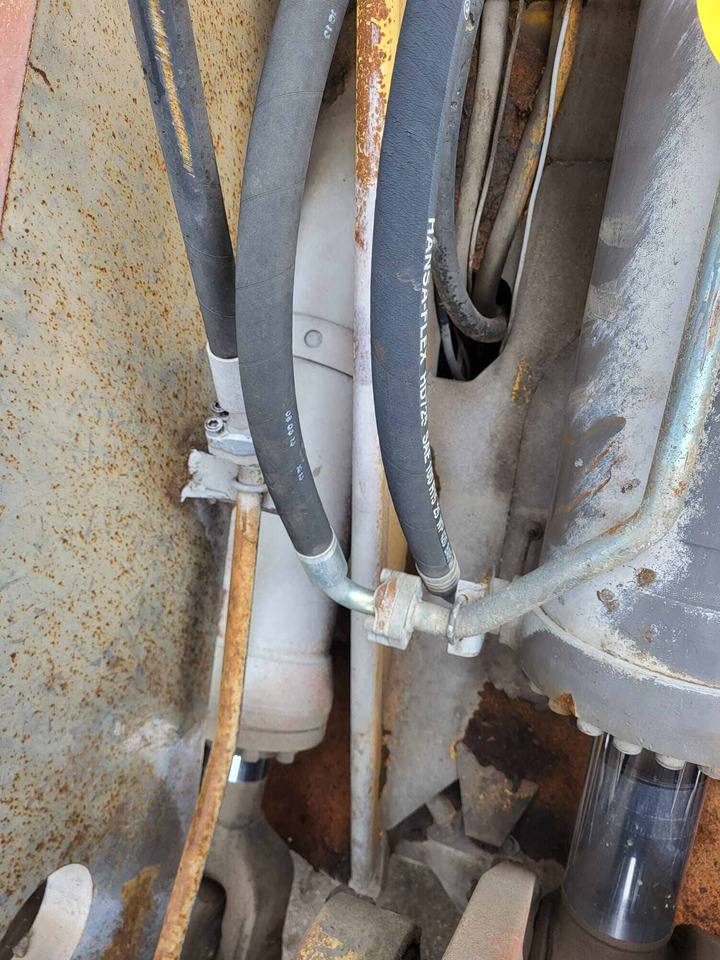 Volvo lifting cylinder - Запчасти для Погрузчиков: фото 2 Volvo lifting cylinder - Запчасти для Погрузчиков: фото 2