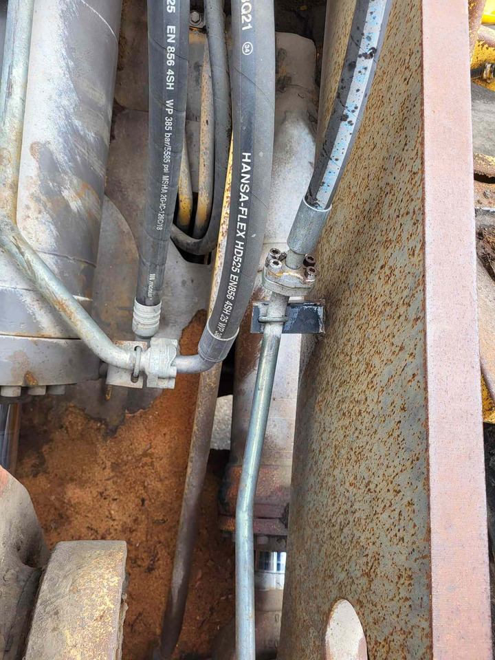 Volvo lifting cylinder - Запчасти для Погрузчиков: фото 1 Volvo lifting cylinder - Запчасти для Погрузчиков: фото 1