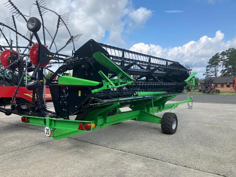 Deutz Fahr Schneidwerk DH540A inkl Schneidwerkwagen Mähdrescher - Жатка зерновая: фото 1 Deutz Fahr Schneidwerk DH540A inkl Schneidwerkwagen Mähdrescher - Жатка зерновая: фото 1