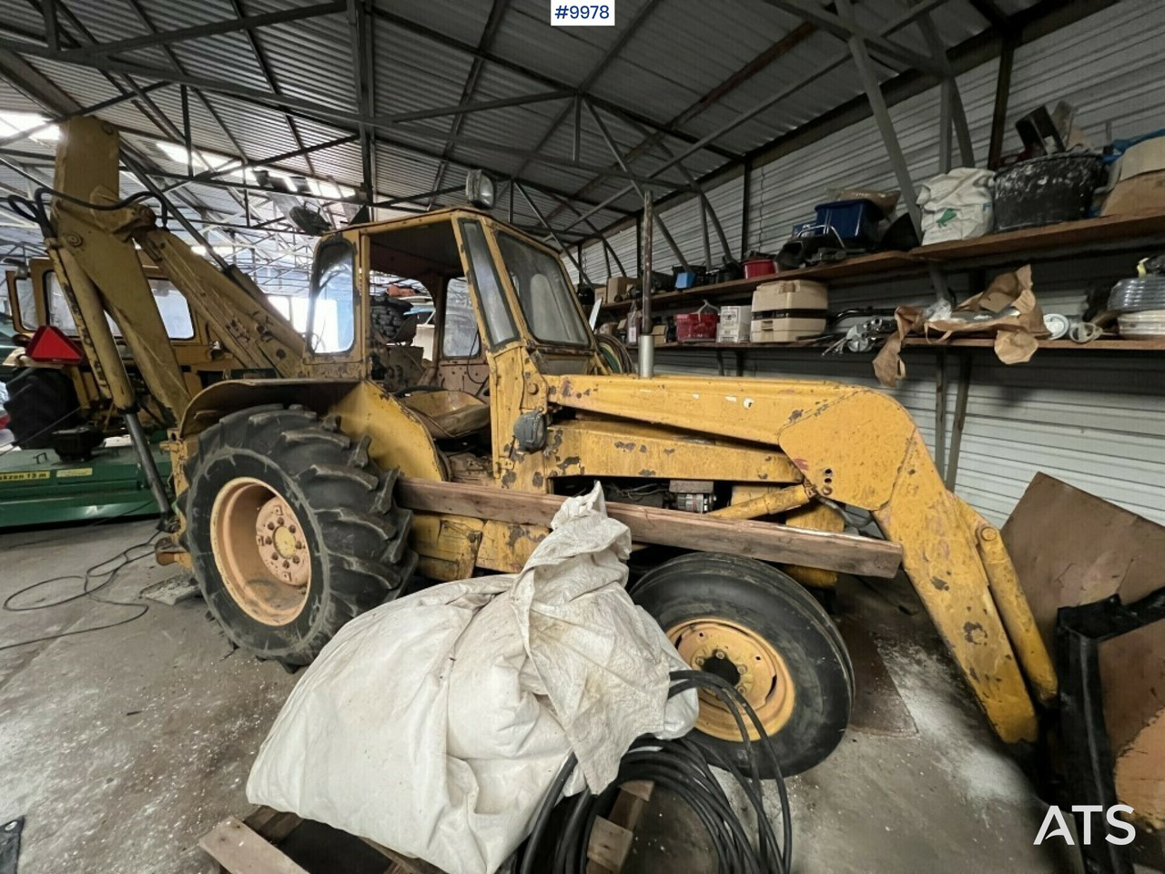 Backhoe loader- MASSEY-FERGUSON 203 - Трактор: фото 2 Backhoe loader- MASSEY-FERGUSON 203 - Трактор: фото 2