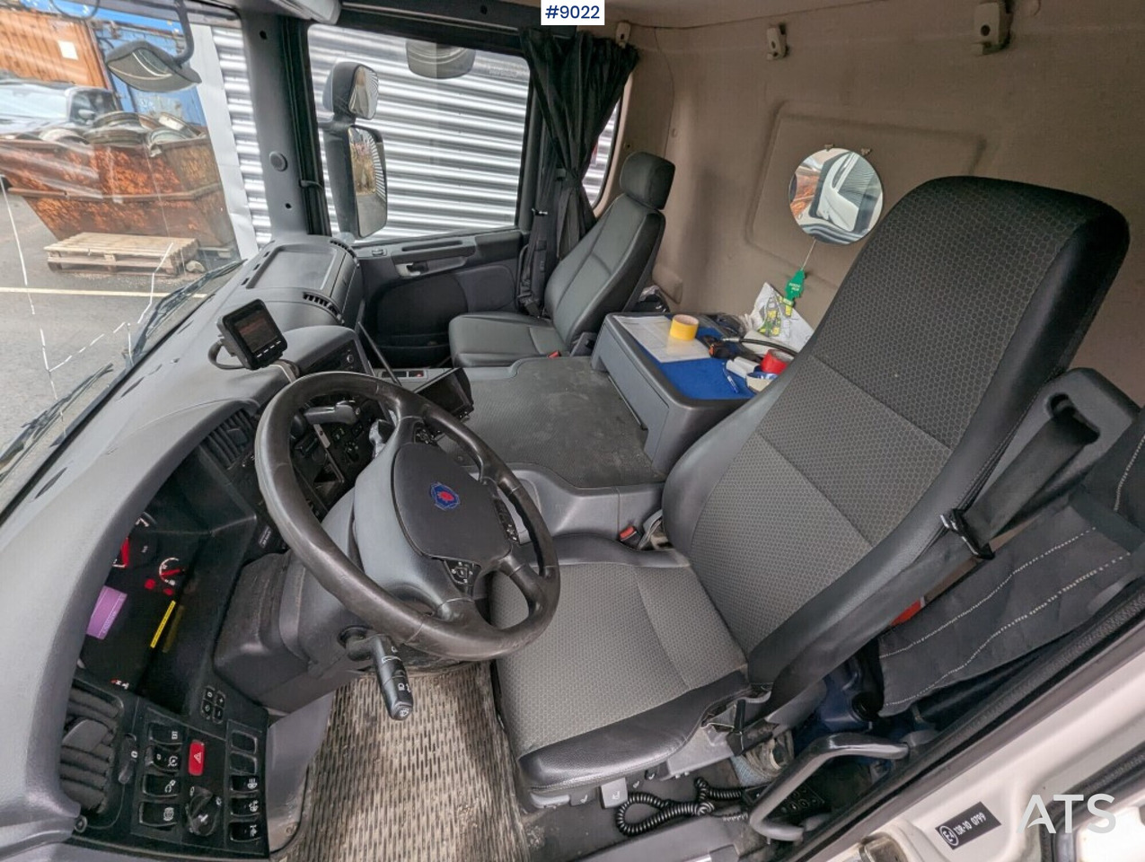 Box Truck Scania P320 6X2 with tailgate lift - Грузовик с закрытым кузовом: фото 5 Box Truck Scania P320 6X2 with tailgate lift - Грузовик с закрытым кузовом: фото 5