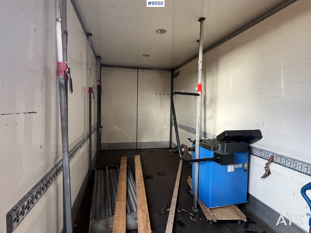 Box truck Volvo FM9 4X2 - Грузовик с закрытым кузовом: фото 5 Box truck Volvo FM9 4X2 - Грузовик с закрытым кузовом: фото 5