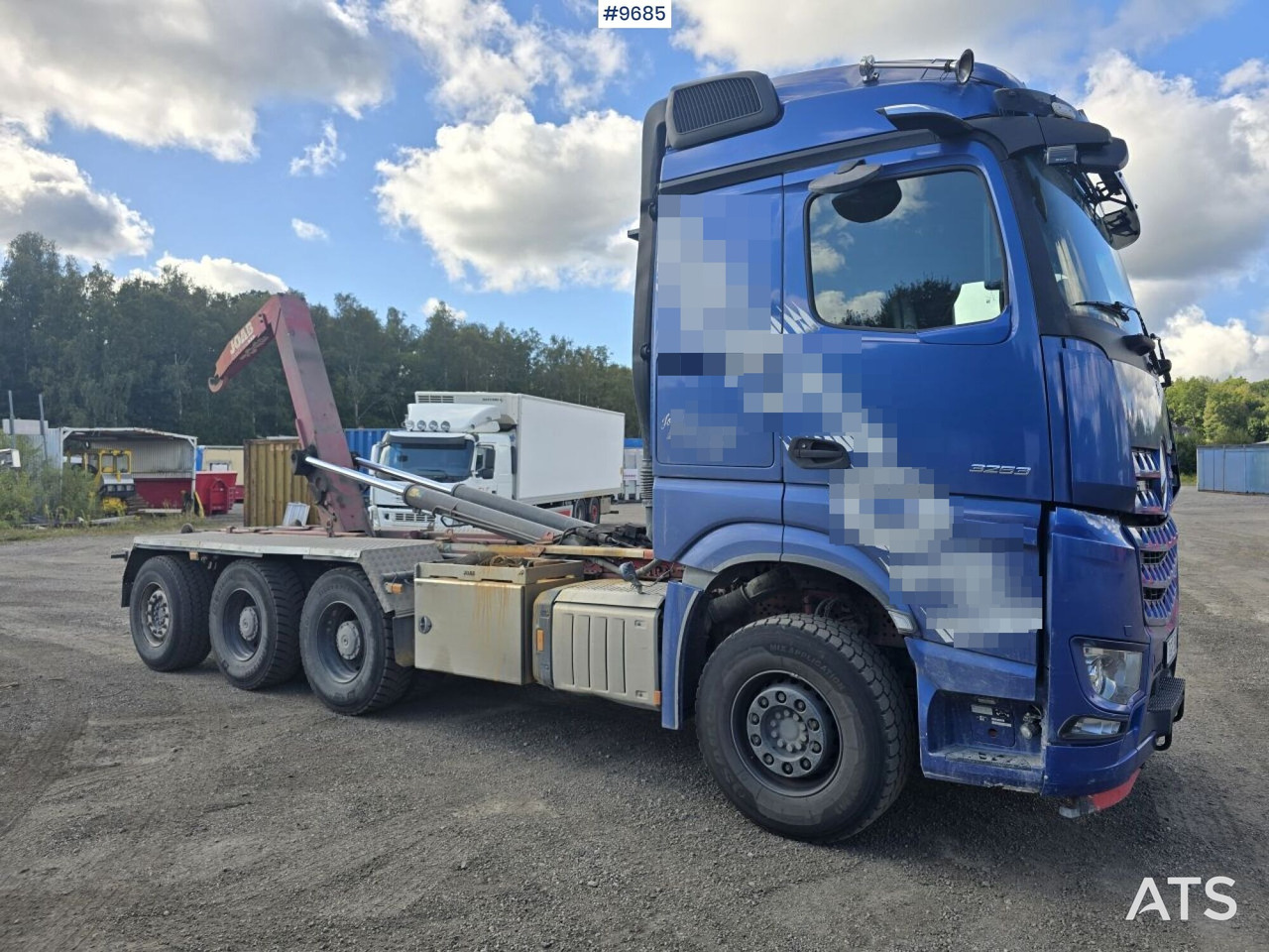 Hooklift Truck Mercedes Arocs 24 T 8x4 - Крюковой мультилифт: фото 2 Hooklift Truck Mercedes Arocs 24 T 8x4 - Крюковой мультилифт: фото 2