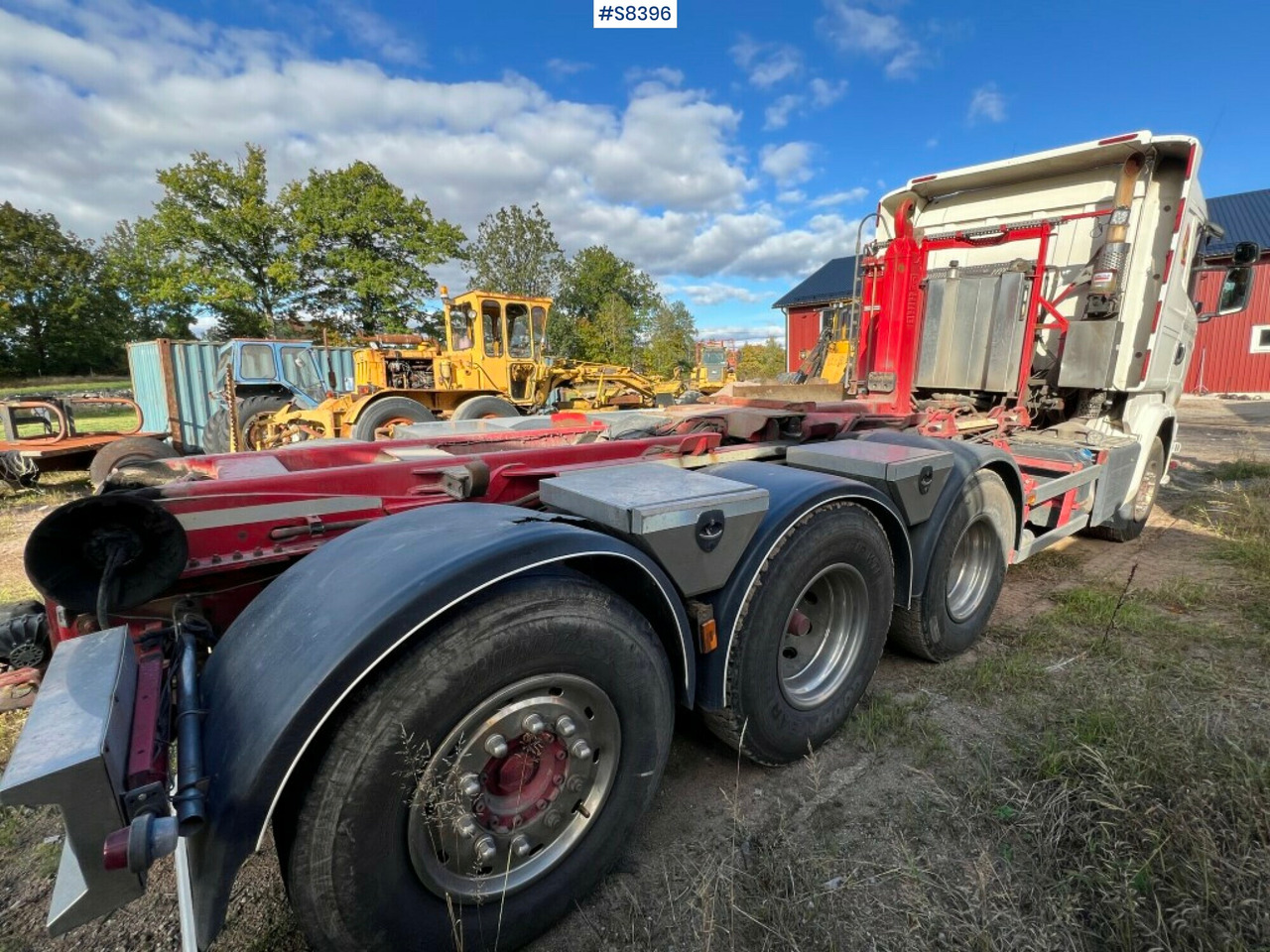 Hooklift truck Scania R580 8X4*4 with Plow and salt equipped - Крюковой мультилифт: фото 3 Hooklift truck Scania R580 8X4*4 with Plow and salt equipped - Крюковой мультилифт: фото 3